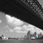 En passant en dessous de Harbour Bridge en ferry