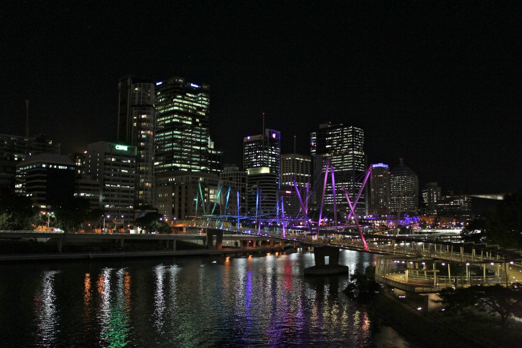 Victoria Bridge de nuit