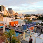 Vue sur le centre-ville de Brisbane depuis les terrasses de l'auberge de jeunesse Brisbane City Backpacker