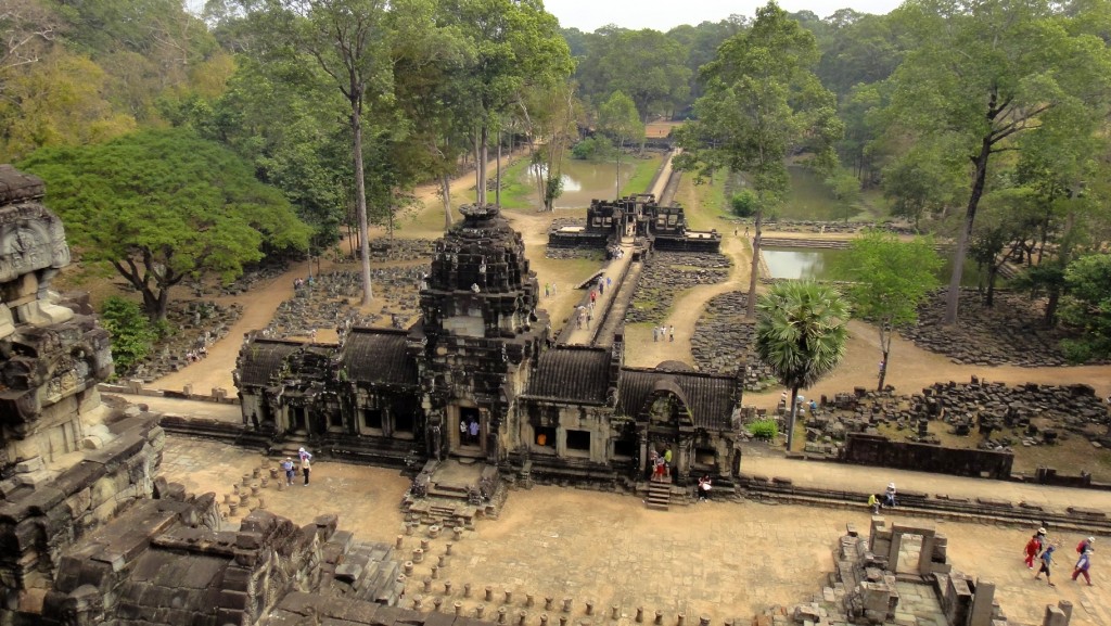 Ruine d'un temple d'Angkor au coeur de la forêt