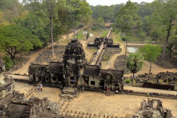Ruine d'un temple d'Angkor au coeur de la jungle