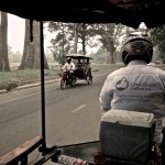 Conducteur de tuk tuk soutenant Childsafe