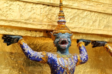 Statue au Wat Phra Kaeo