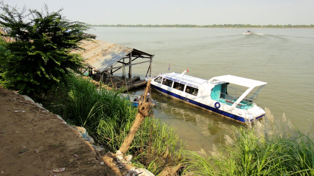 Poste de frontière entre le Cambodge et le Vietnam