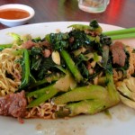 Assiette de nouilles (noodles) et ses légumes craquants