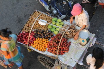 Etal de fruits à Phnom Penh