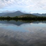 Vue sur le fleuve Kampot au petit matin