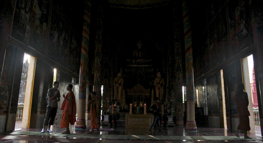 A la rencontre des moines du temple Wat Dtray Koh
