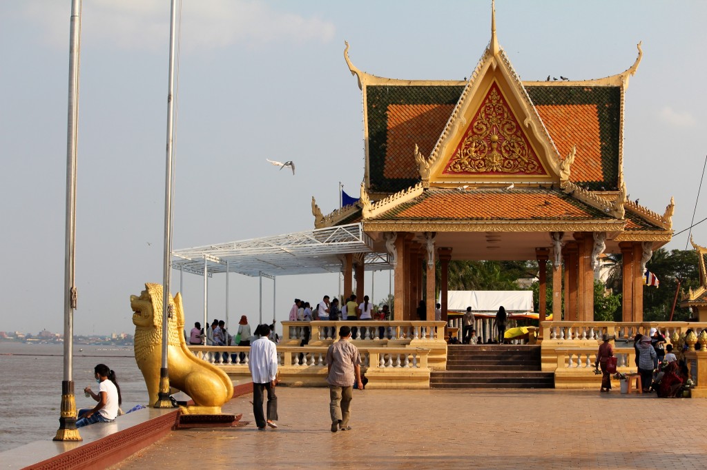 Pagode au bord du Tonlé Sap