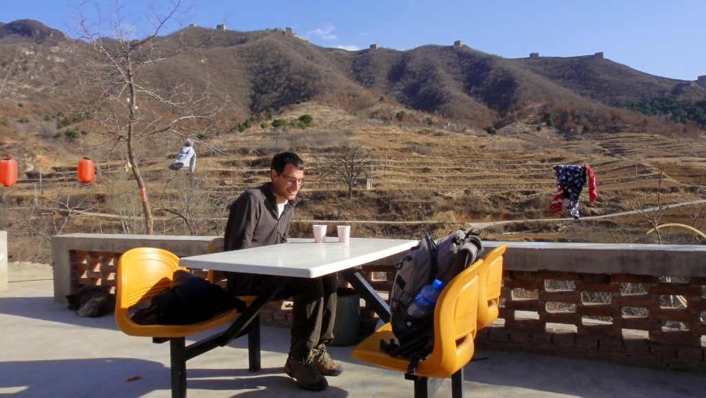 Terrasse de l'auberge de Dongpo face à la muraille