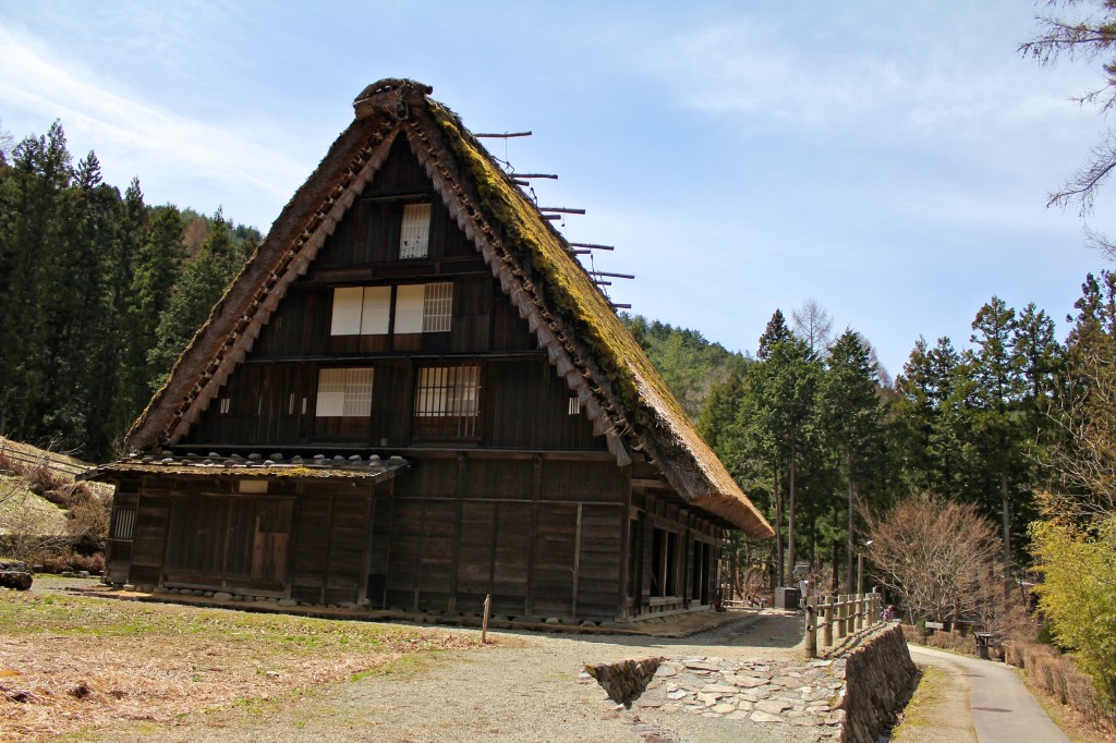 Maison de style gassho-zukuri au village folklorique (Hida-no-sato) de Takayama