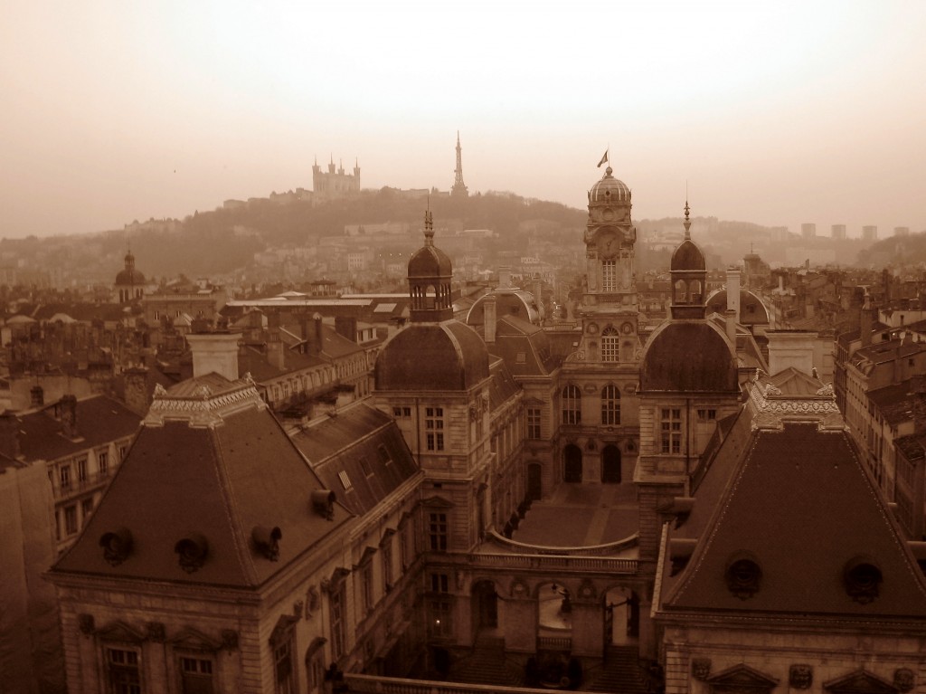 Vue sur la colline de Fourvière depuis l'opéra