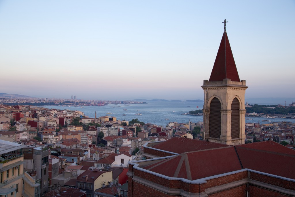 Vue sur Beyoglu des terrasses du 360 bar 