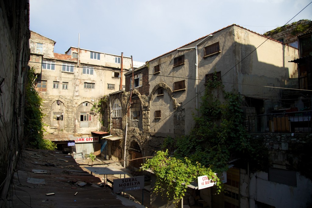 Cours intérieur du Büyük Valide Han