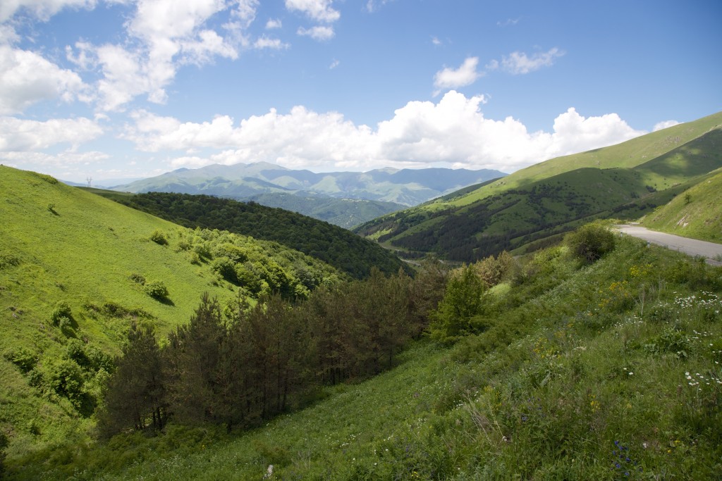 Panorama du nord de l'Arménie depuis le col de Sevan à 2100m d'altitude