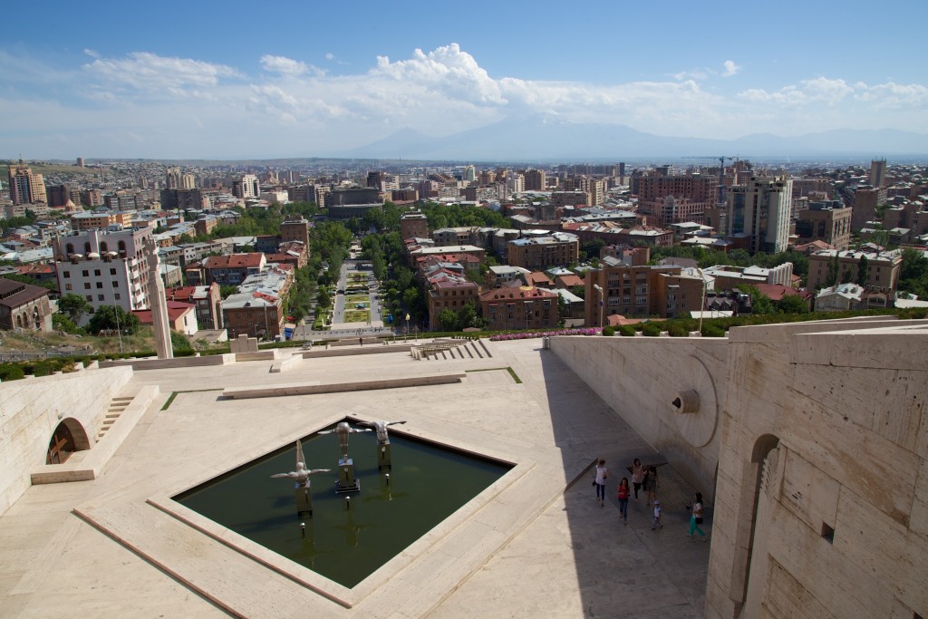 Yerevan vue depuis la dernière terrasse de la Cascade