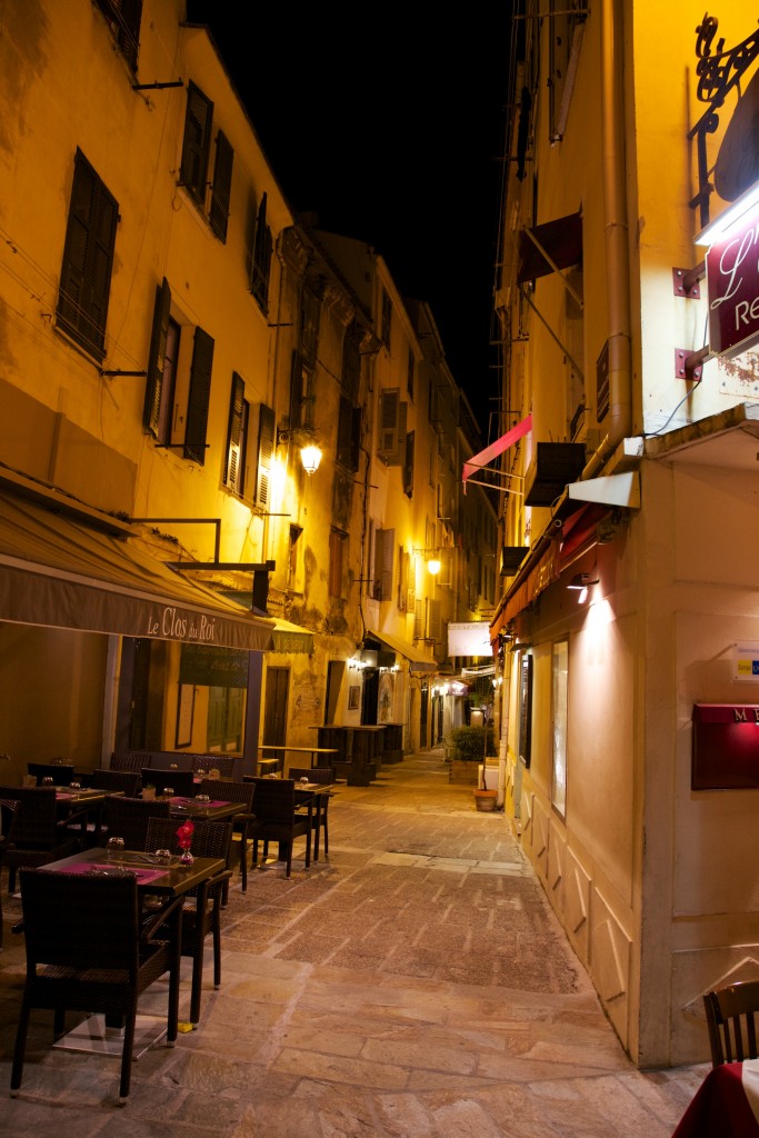 Ruelle d'Ajaccio de nuit