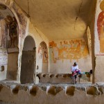 Pause gouté dans l’ancien réfectoire des moines d'une cave des monastères de Udabno