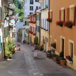 A l'ombre des ruelles colorées de Orbe