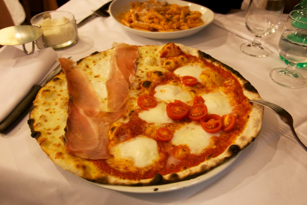 Pizza romaine cuite au feu de bois