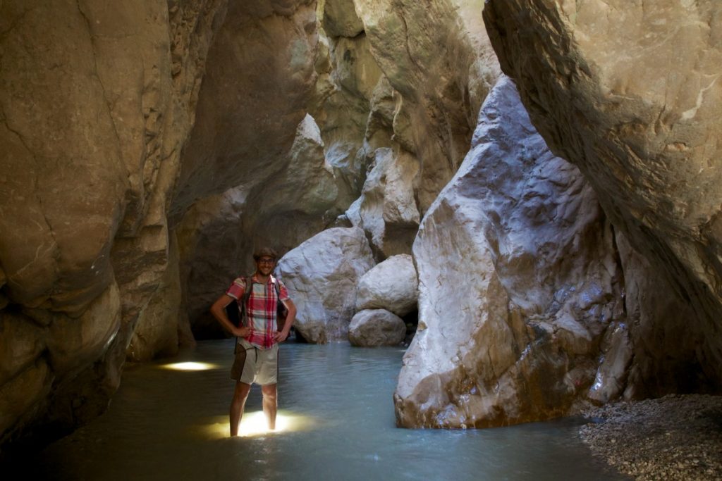 Rares de soleil atteignant le fond des gorges