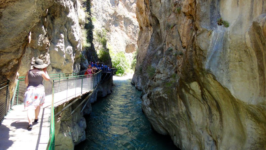 Passerelle pour accéder aux gorges