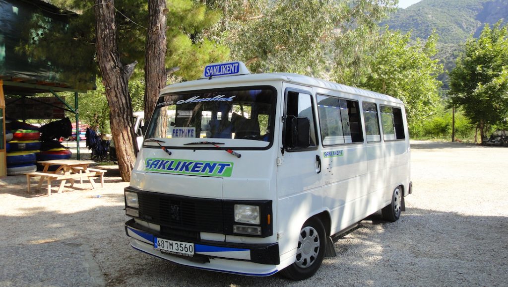 Dolmus pour se rendre dans les gorges de Saklikent en Turquie