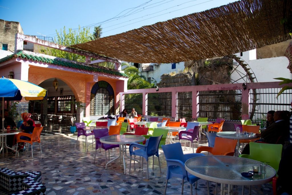 Une des terrasses du café Noria