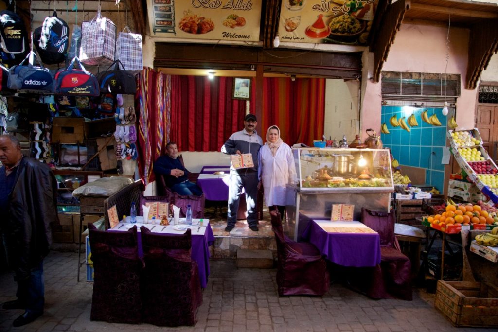 Gargotte de rue à Fès près de Bab Boujloud