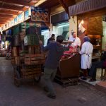 Barbecue dans le marché Guezzarine en haut de la Tala'A Kbira