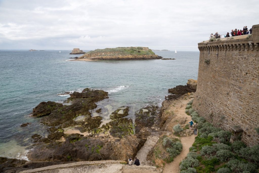 Sur les remparts de Saint-Malo