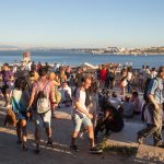 Miradouro de Santa Catarina, jolie point de vue de Lisbonne très festif en juin