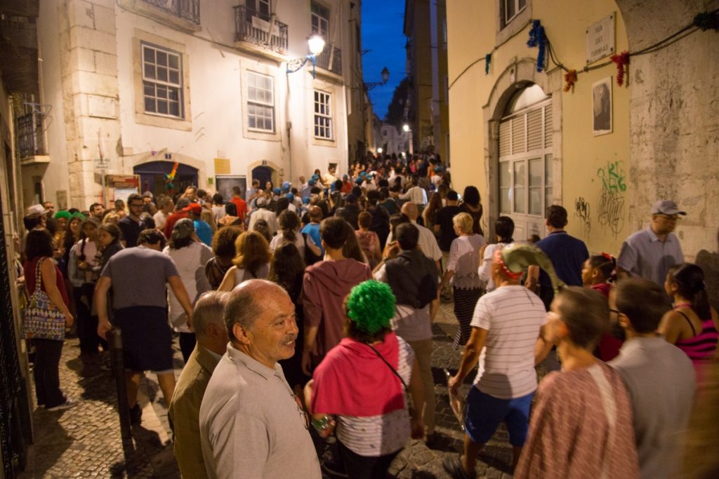 Ruelle bondé dans la nuit du 12 au 13 juin à Lisbonne