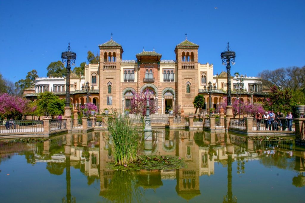 Plaza de America dans le parc Luisa