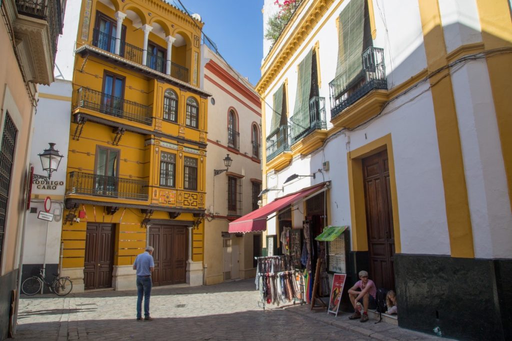 Flâner dans les rues colorées de Séville