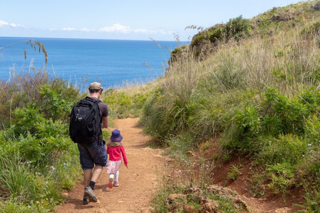 Sur le sentier de la réserve du Zingaro du côté de Scopello