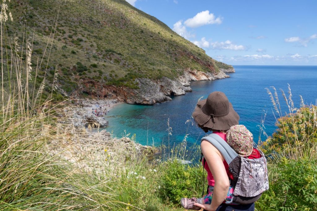 Randonnée dans la réserve du Zingaro en Sicile en famille