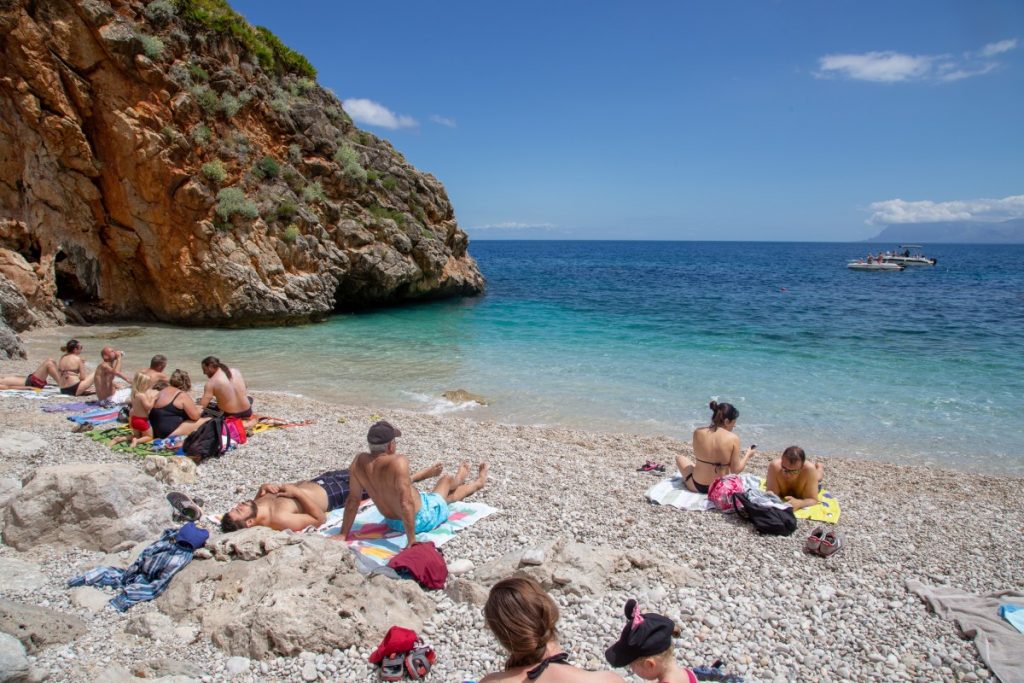 Petites plages de la réserve du Zingaro bien convoitées