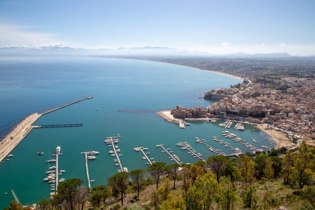 Belvédère au dessus de Castellammare del Golfo en Sicile