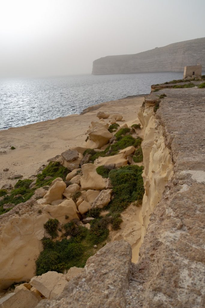 Sur le plateau de la tour de guet à Xlendi