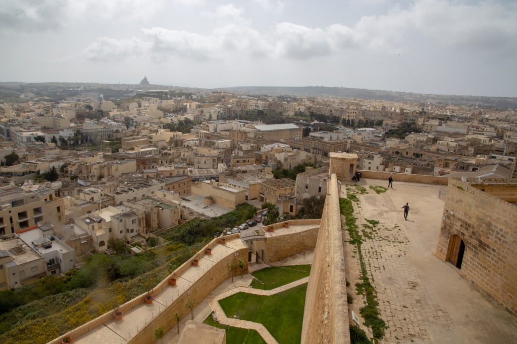 Vue sur Victoria à Gozo du haut de sa citadelle