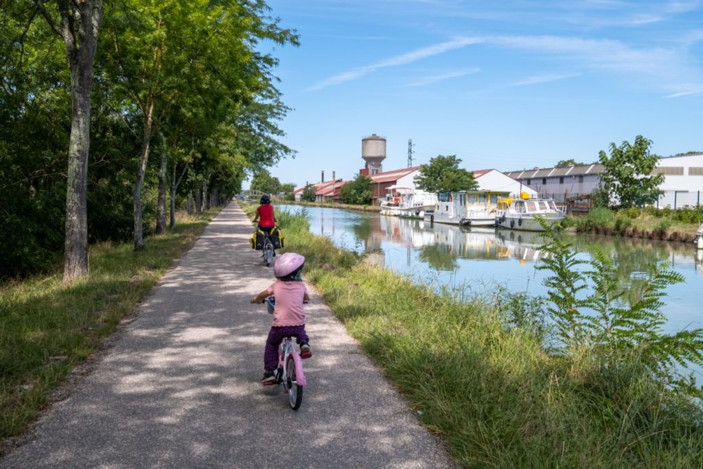 Près de Agen sur le Canal des 2 mers à vélo