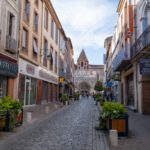 Rue commerçante menant à l'abbaye de Moissac