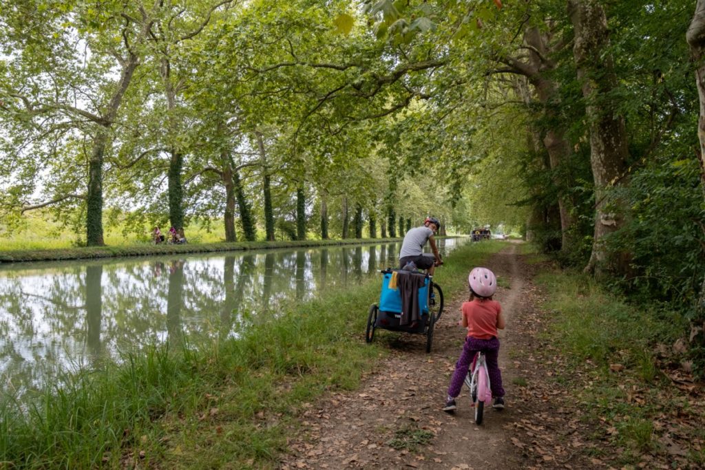 Essai d'un parcours alternatif sur le chemin de halage d'en face sur le canal des 2 mers à vélo