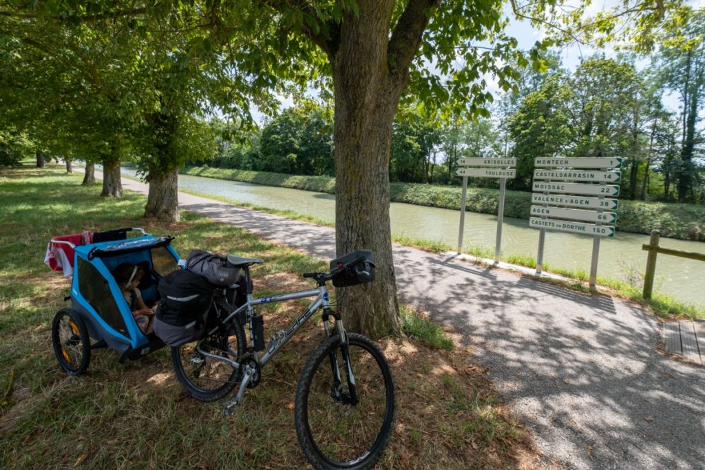 Histoire à écouter dans la remorque sur le Canal des 2 mers à vélo