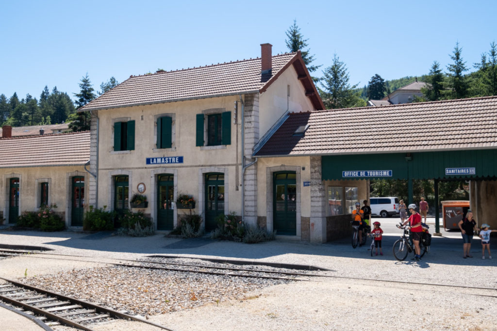 Remontée en selle à la gare de Lamastre