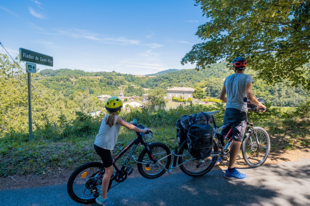 Voyage à vélo en famille : l'indispensable Follow-me