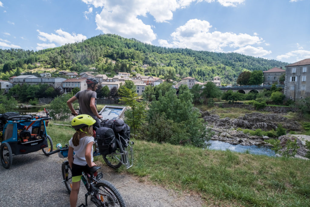 Arrivée à Saint-Sauveur-de-Montagut