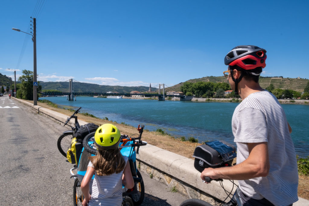 Arrivée à Tournon-sur-Rhône et Tain l'Hermitage à vélo