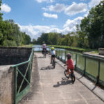 En famille sur le canal du Nivernais à vélo